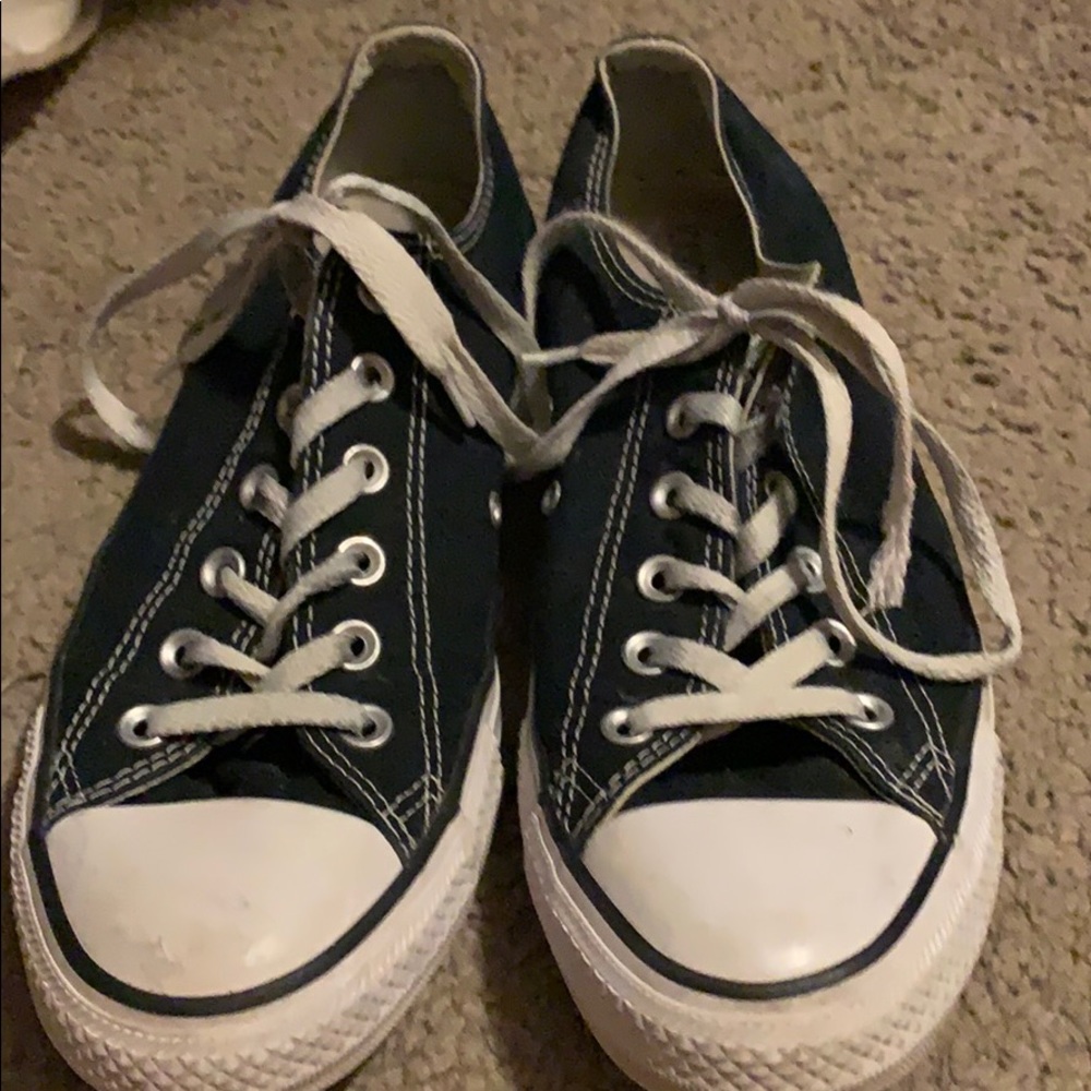 Used black converse. Just need cleaned